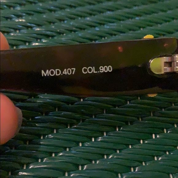 Authentic Versace Vintage sunglasses - Picture 5 of 8